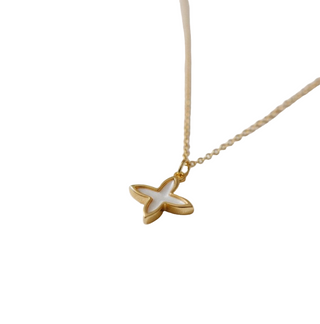 Elegant Star Design Pearl Necklace